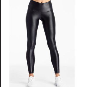 LIKE NEW! DYI High Shine Signature Tight - BLACK